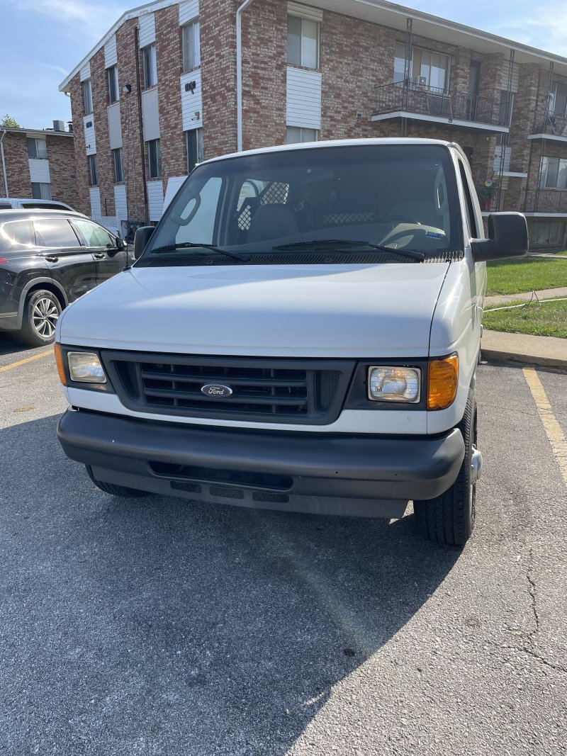 Ford Econo Line 250 White Carpet Cleaning Van with Extras $11,000