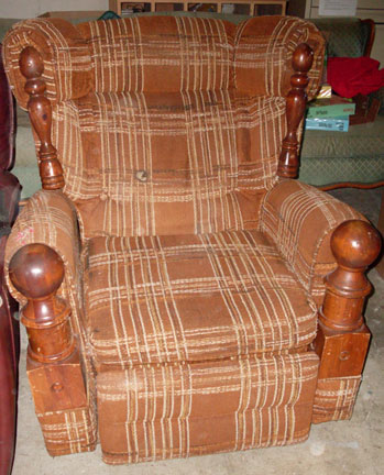 Chair%20-%20Recliner%20Brown%20Plaid_md.jpg