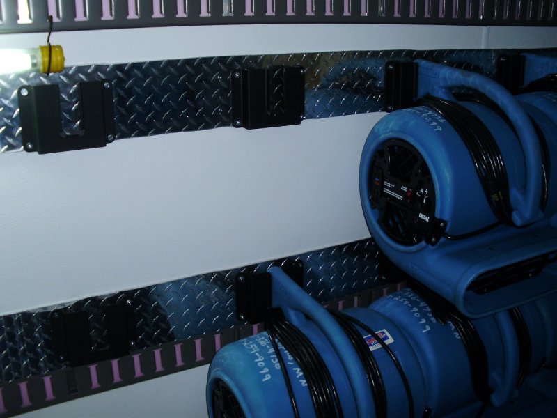 New trailer with blowers 005.jpg