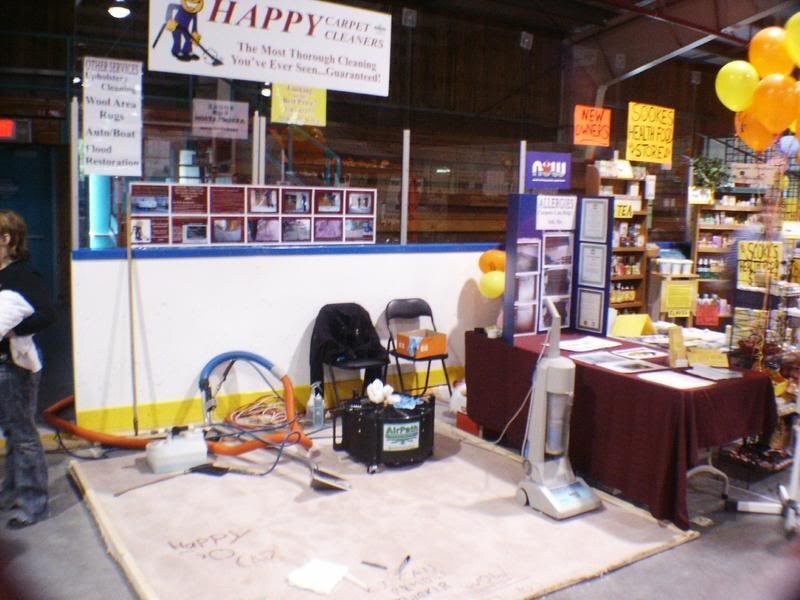 06-05-06RotaryBusnExpo3.jpg