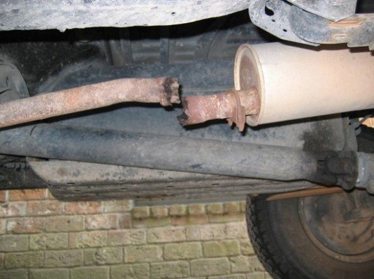 car-damaged-exhaust.jpg